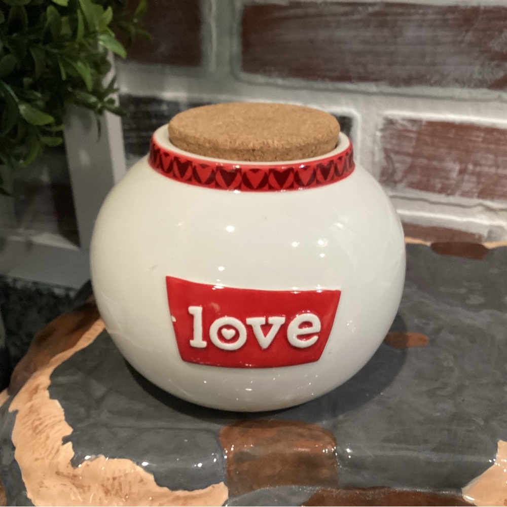 🔴 Ceramic crafted & corked “Love” jar.  Great gift idea.  Very gently used.